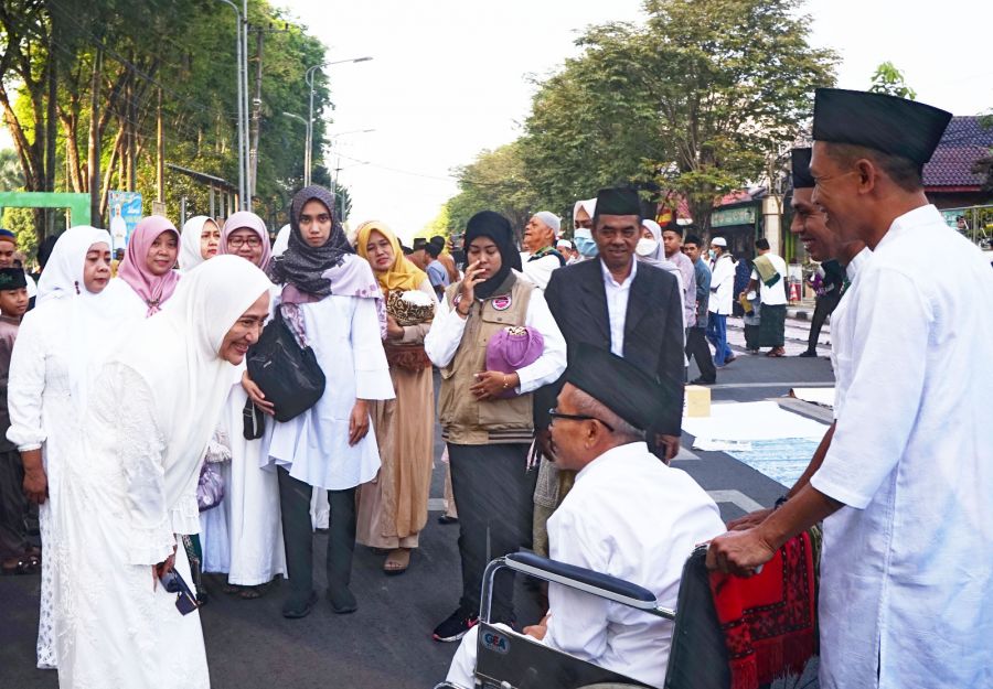 Momen Idul Fitri, Perempuan No Wahid ini Ajak Warga Bojonegoro Bergerak Maju Menjadi Produktif
