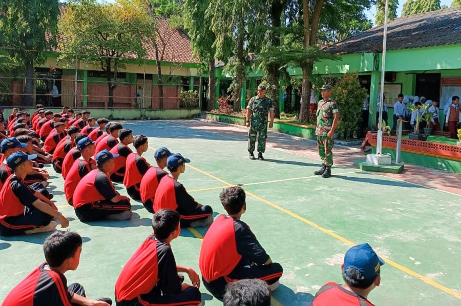 MPLS Tahun Ajaran 2023/2024, TNI Kodim 0813 Bojonegoro Bekali Pelajar dengan Wasbang dan PBB Dasar