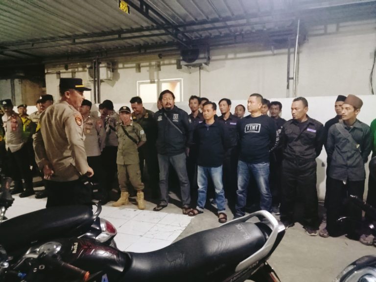Muspika Kecamatan Bluluk Kabupaten Lamongan Lakukan Giat Penyambutan Malam 1 Syawal 1444 H