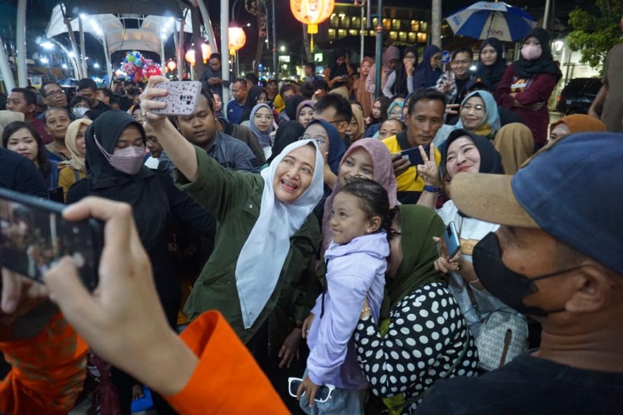 Nikmati Malam Imlek, Bupati Jalan-jalan Ke Bojonegoro Thamrin Park