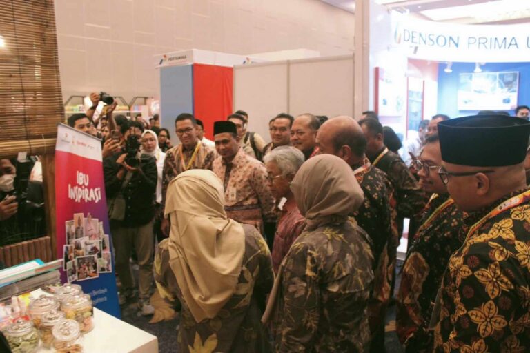 UMKM Perempuan Tuban Dapat Omset Hari Pertama Hingga Jutaan Rupiah Perhari