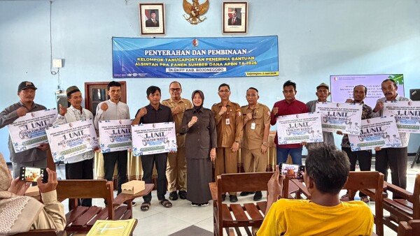 Para Petani di Bojonegoro Sambut Gembira Bantuan Alsintan