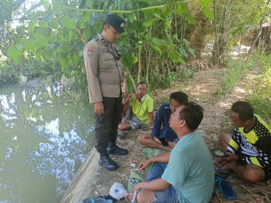 Pastikan Suplay Air Aman, Polisi di Sumberrejo Lakukan Patroli Bersama HIPPA dan Petani