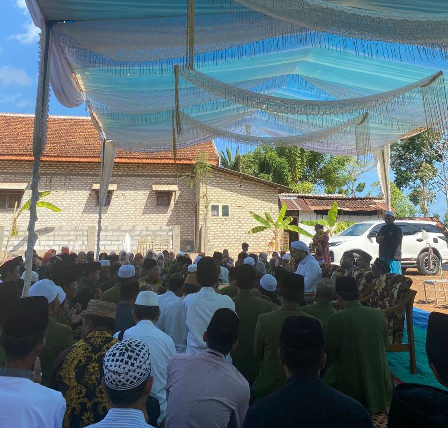 Peletakan Batu Pertama Pembangunan Kantor Sekretariat Rayon IKSASS Sapudi