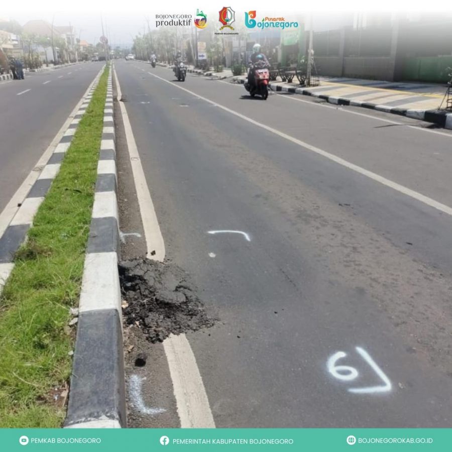Pemkab Bojonegoro Observasi Lapangan, Minta Rekanan Segera Perbaiki Kerusakan Jalan MH Thamrin
