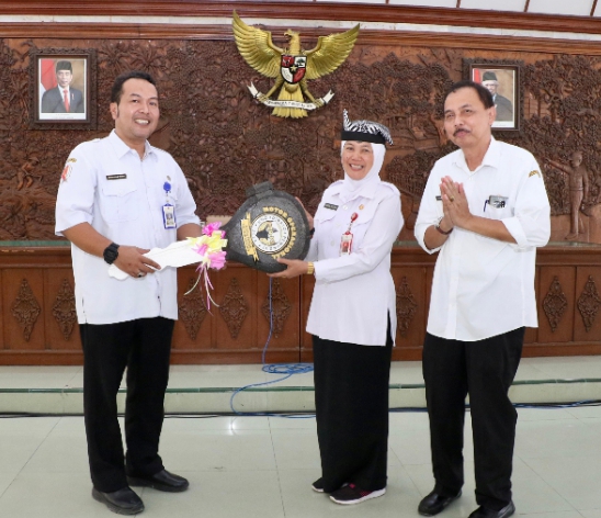 Pemkab  fasilitasi  Kendaraan Dinas Roda Dua Bagi Koordinator Pemungutan Pajak di 28 Kecamatan