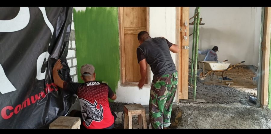 Percantik rumah ibu Sri Wahyuni dalam TMMD, Kini sudah mulai tahap pengecetan