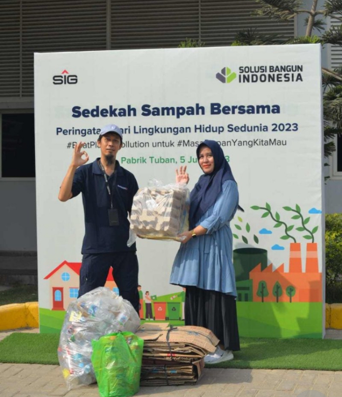Peringatan Hari Lingkungan Hidup Sedunia 2023, SBI Tuban Mengadakan Aksi Sedekah Sampah Bersama