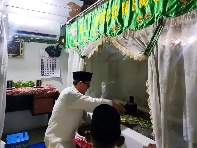 Pj Bupati Bojonegoro Mengawali Ziarah ke Makam Leluhur Jelang Peringatan HJB Ke-347