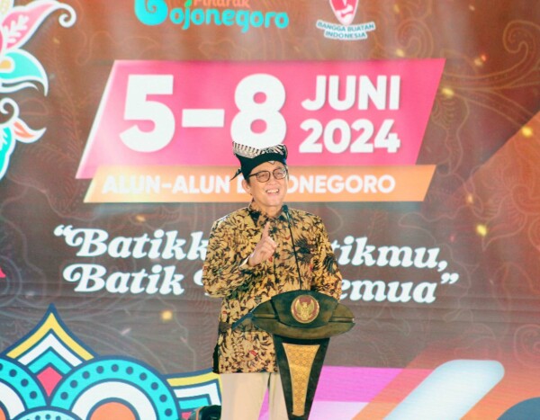 Pj Bupati Resmi Tutup Pekan Batik Daerah di Bojonegoro