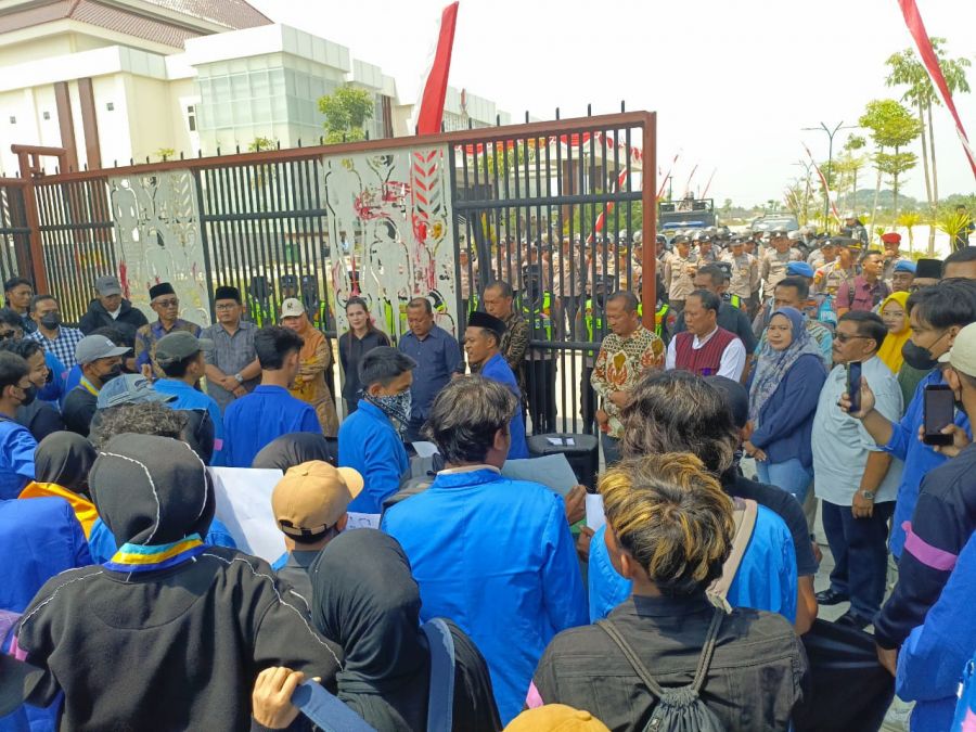 PMII Bojonegoro Geruduk DPRD: Stop Elit Politik Perkaya Diri Sendiri