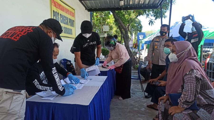 Polda Jatim Terjunkan Satgas Gakkum Dalam Operasi Aman Nusa II di Hari Keempat Pelaksanaan PPKM Daru