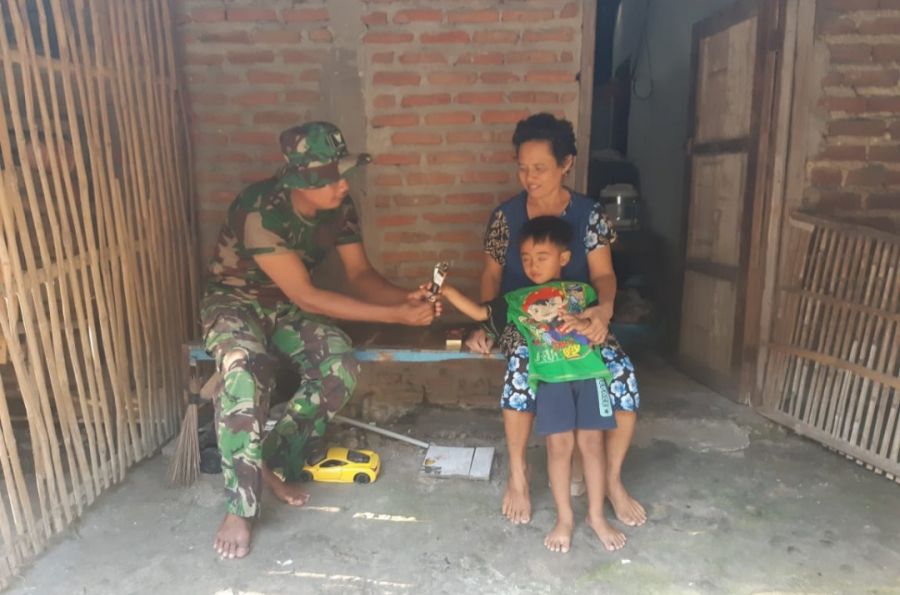 Polos anak di Lokasi TMMD 114, Dika Bercita-Cita Menjadi Seorang TNI