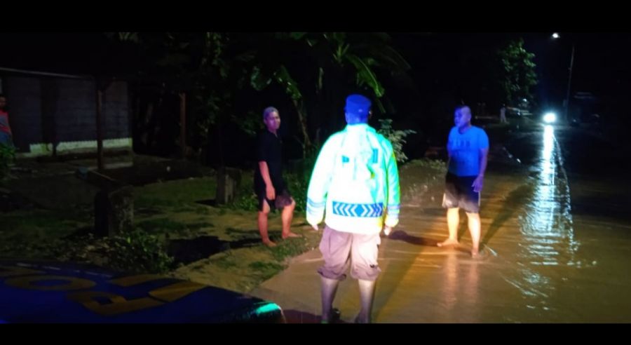 Polres Bojonegoro Tingkatkan Patroli Malam Pasca Hujan Deras, Antisipasi Bencana Banjir