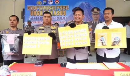 Polresta Sidoarjo Polda Jatim Gerebek Kos-Kosan Temukan Sabu Seberat 29,39 Gram dan Ganja 79 Gram