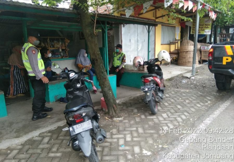 Polsek Plandaan Polres Jombang Lakukan Patroli Dialologis dan Sosialisasi Covid-19