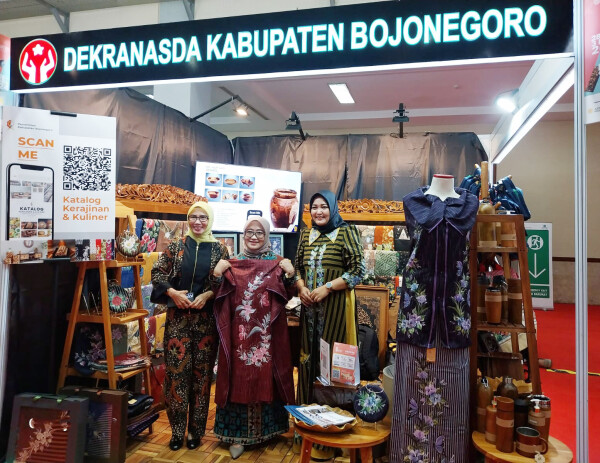 Produk Unggulan Lokal Bojonegoro Disambut Baik Pengunjung di Pameran Inacraf
