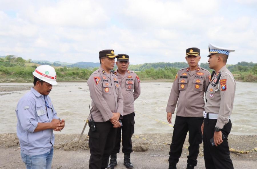 Putusnya Jalur Bojonegoro - Nganjuk Bukan Karena Bencana Alam