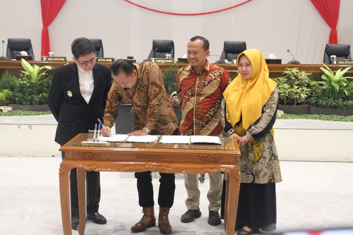 Rapat Paripurna DRPD Penyampaian Nota Penjelasan Bupati Terhadap Raperda RPJPD Tahun 2025-2045
