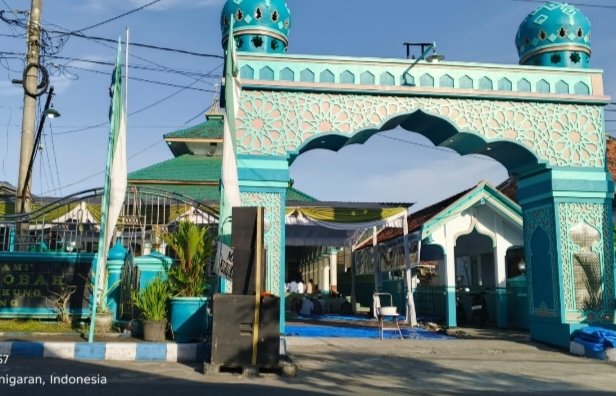 Ratusan Jamaah Padati Sholat Idul Fitri Masjid Nurul Shoba Lumajang