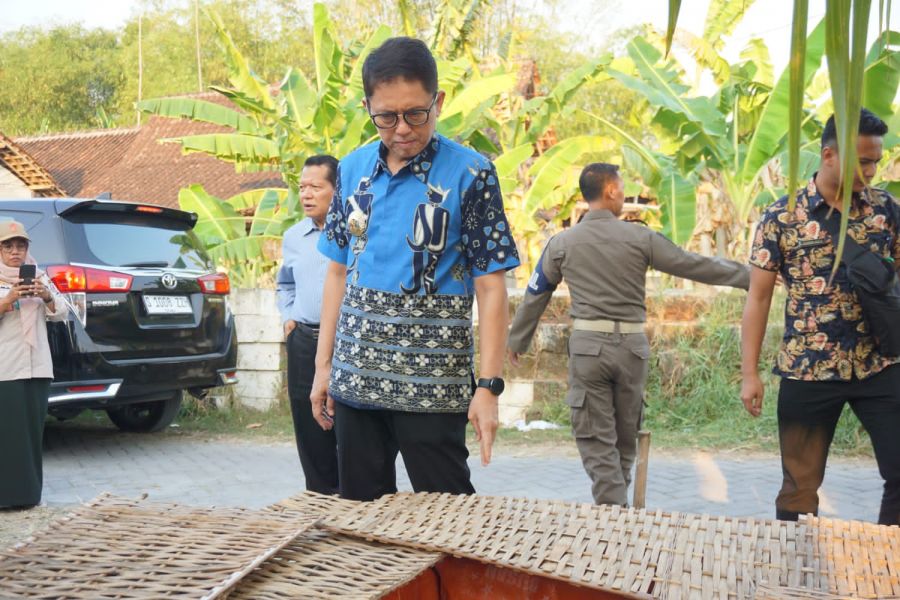 Respon Keluhan Warga, PJ Bupati Adriyanto Blusukan Tinjau Ke Wilayah Terdampak Kekeringan
