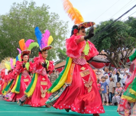 Ribuan Warga Hadiri Karnaval Nusantara Satu Abad NU