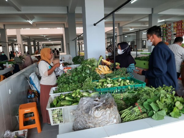 Sambut Gembira dan Penuh Semangat, Pedagang Pasar Wisata Bojonegoro Mulai Berjualan