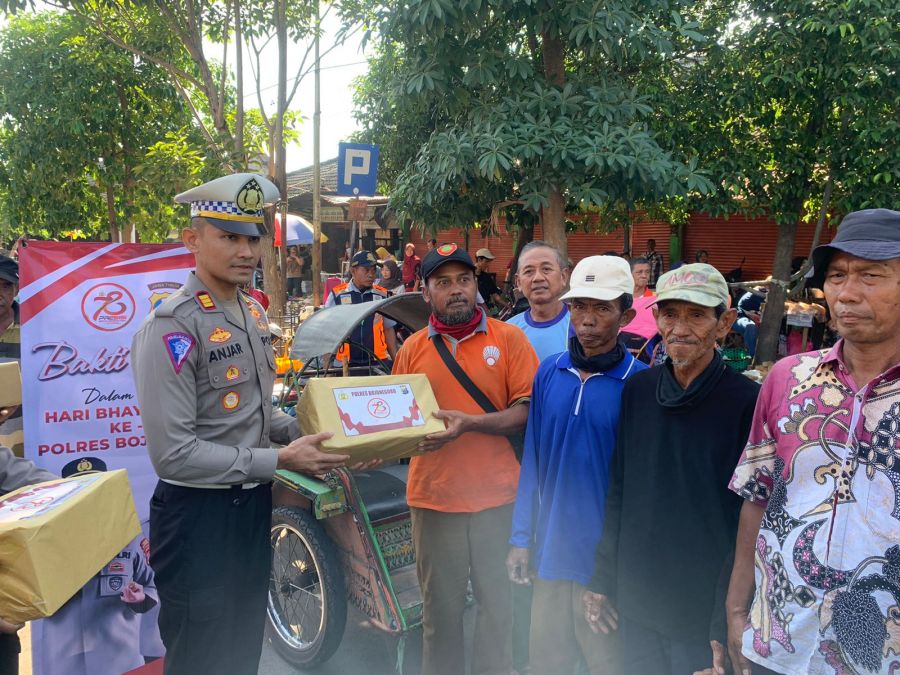 Sambut Hari Bhayangkara Ke – 78, Polres Bojonegoro Kembali salurkan Bansos