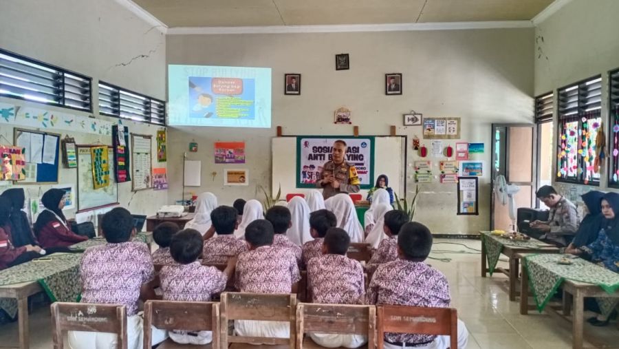 Sat Binmas Polres Bojonegoro Ajak Siswa Stop Bullying di Sekolah