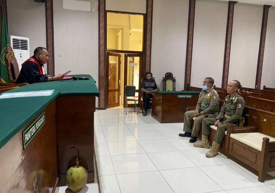 Satpol PP Pemkab Bojonegoro Tertibkan Penjual Es Degan di Jalan Trunojoyo