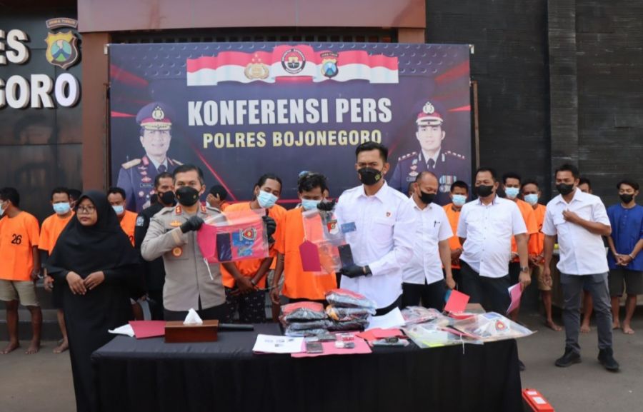 Satreskrim Polres Bojonegoro Dengan Sigap Amankan 2 Pelaku Judi Online