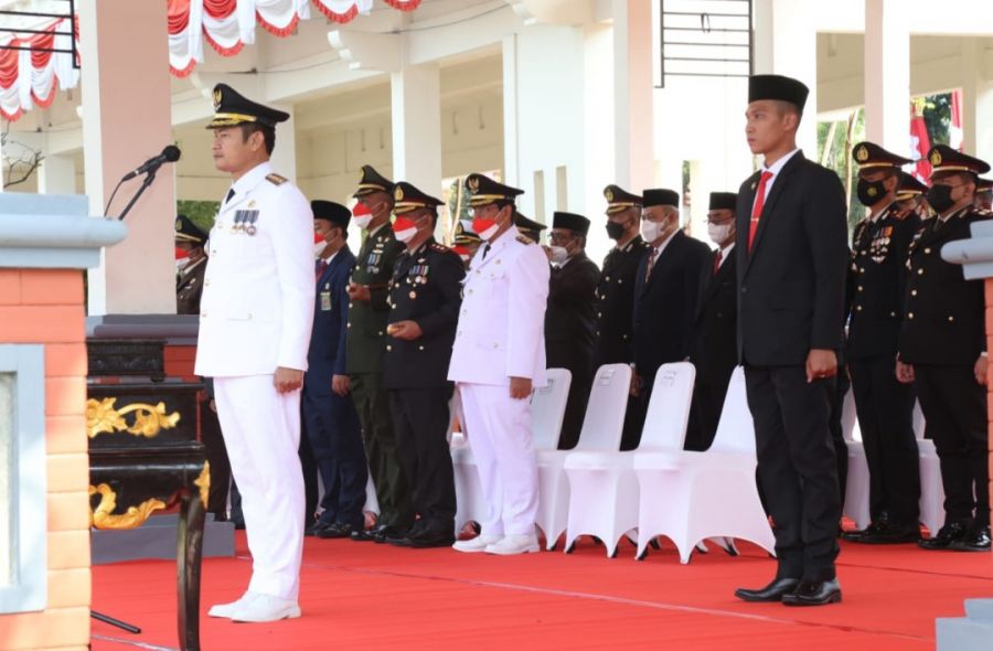 Secara Virtual, Dandim 0812 Lamongan bersama Forkopimda Lamongan Ikuti Upacara Kemerdekaan RI ke-77