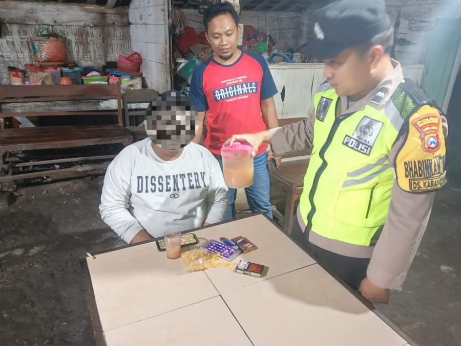 Selama Operasi Pekat, Polsek Sumberrejo Berhasil Amankan 14 Liter Miras