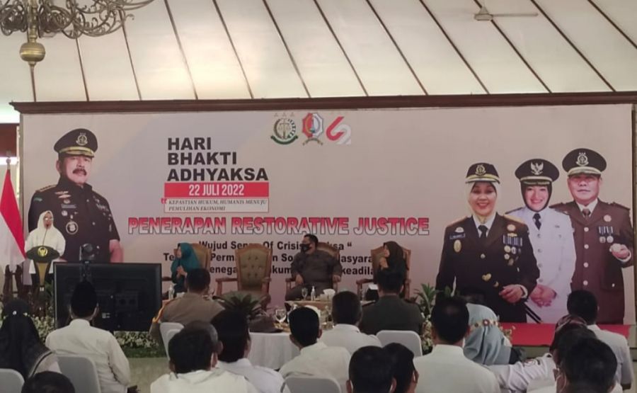 Seminar Hari Bhakti ADHYAKSA Ke - 62 Kepastian Hukum Mampu Pulihkan Ekonomi Nasional