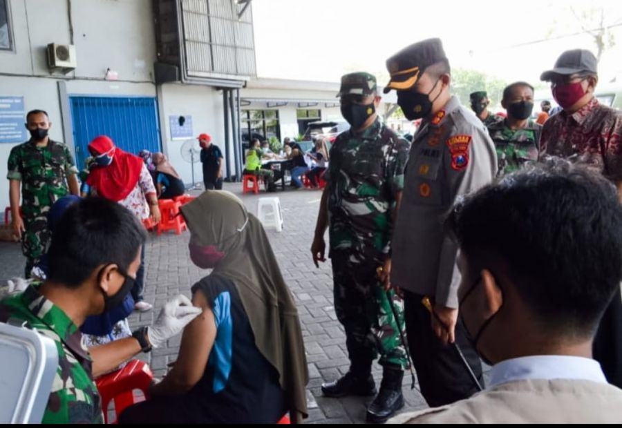 Serbuan Vaksinasi Booster, Dandim 0813 dan Polres Bojonegoro Harapkan Terbentuknya Herd Immunity