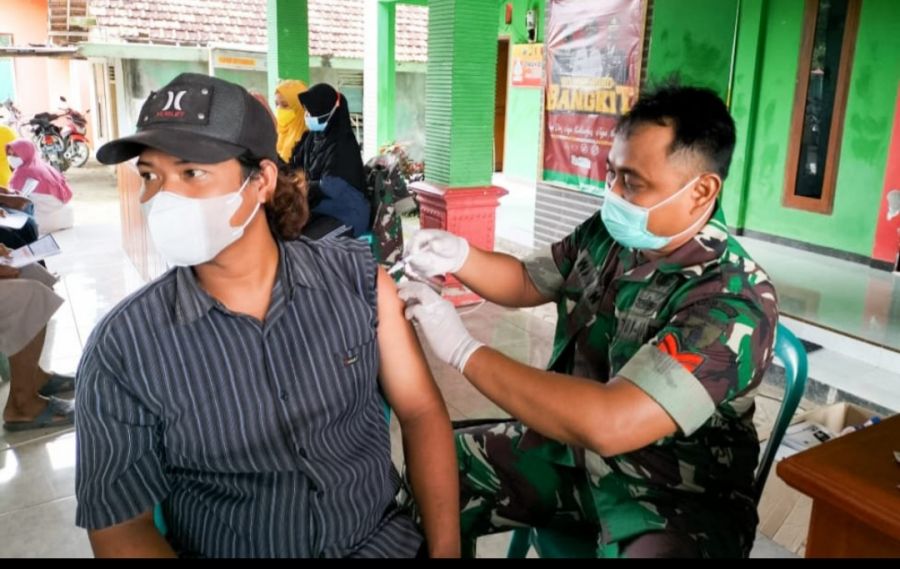 Serbuan Vaksinasi diwilayah Ngasem, Kodim 0813 Bojonegoro Layani Ribuan Masyarakat Umum dan Lansia
