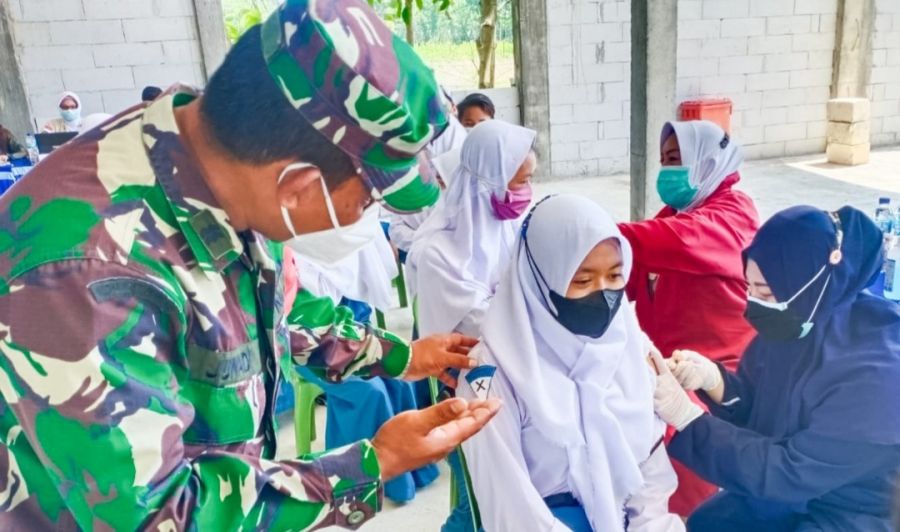 Seribu Dosis Vaksin Sinovac untuk Pelajar SMK Negeri Purwosari Bojonegoro
