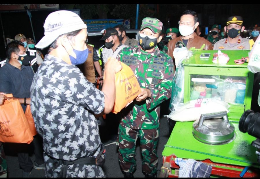 Sinergitas TNI-Polri  Terus Lakukan Bahu Membahu Upaya Mengatasi Segala Kesulitan