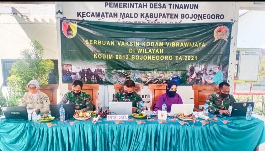 Sukseskan Program Vaksinasi, Kodim Bojonegoro Lakukan Penyuntikan Dosis Kedua Bagi Warga Tinawun
