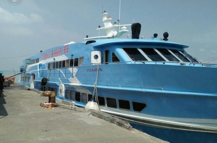 Syahbandar Pelabuhan Gresik Meliburkan Penyebrangan Gresik - Bawean