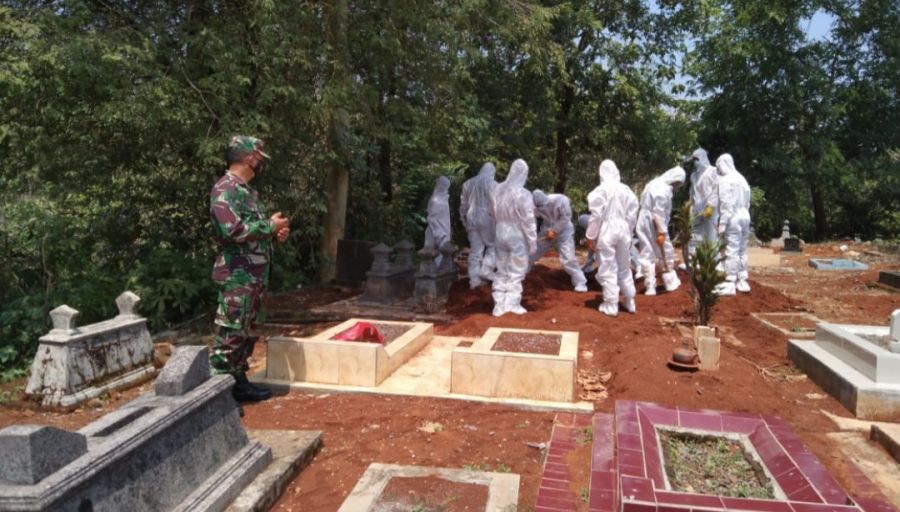Tak Ada Penolakan Warga Desa Glonggong Pemakaman jenazah Covid-19  Berjalan Lancar