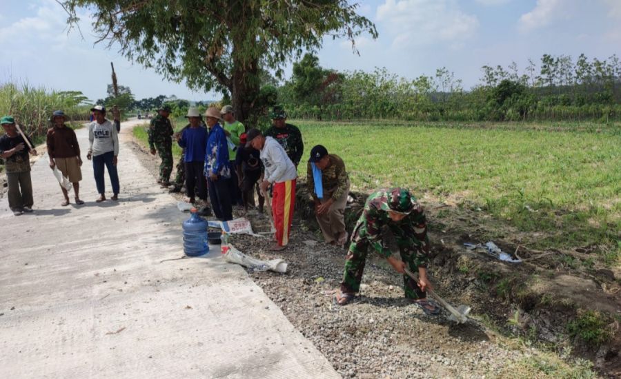 Tak Dapat Dipisahkan Kebersamaan TNI dan Rakyat melekat Dalam TMMD 114 Kodim 0812 Lamongan