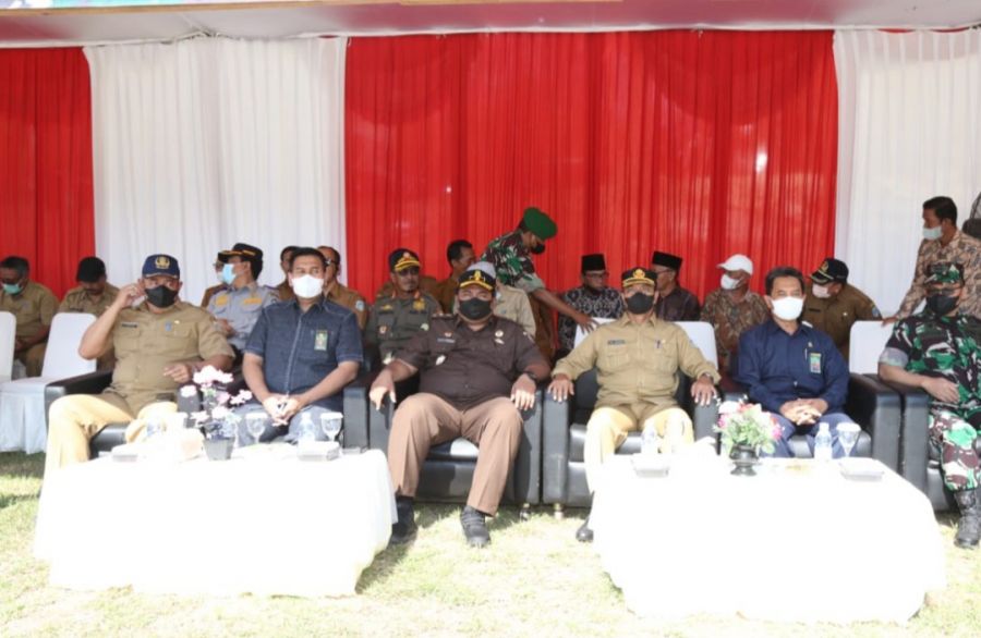 Tiga Pejabat TNI Dampingi Wakil Bupati Lamongan Resmikan Pembukaan TMMD ke 114