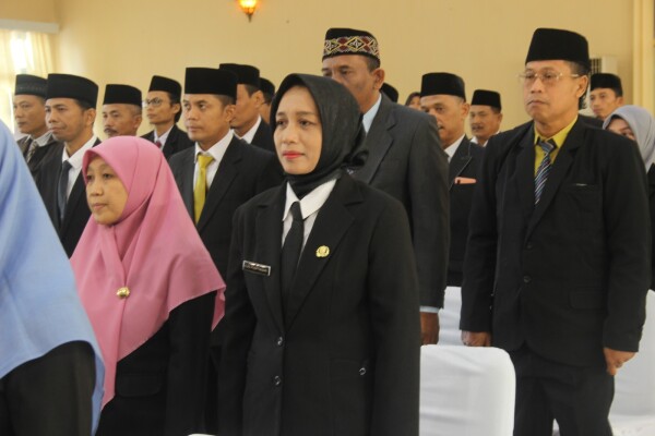 Tingkatkan Pelayanan Masyarakat, Bupati Anna Lantik Pejabat di Lingkup Pemkab Bojonegoro