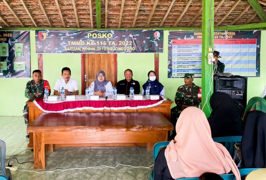 TMMD 115, Dinas P3AKB Bojonegoro Sosialisasikan Program Bangga Kencana