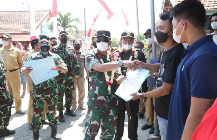 TMMD ke 114 Kodim 0812 Lamongan, Bantu Masyarakat Buat Dokumen Secara Gratis