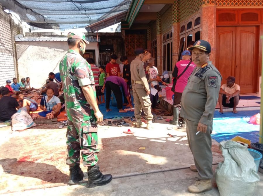 Maraknya PMK, TNI Polri di Lamongan Bersama Dinas Peternakan Pantau Penyembelihan Hewan Kurban