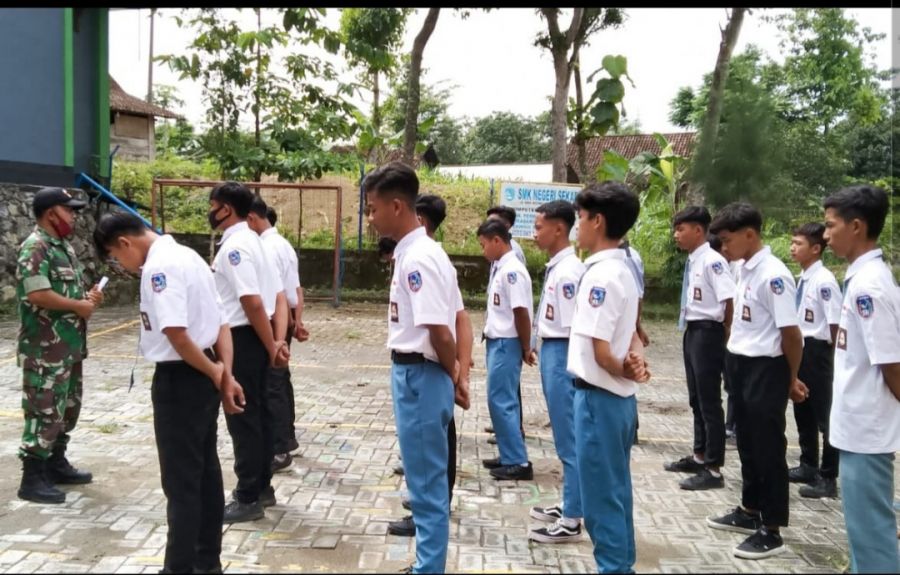 Tumbuhkan Semangat Juang dan Kedisiplinan, TNI Bojonegoro berikan Bintalsik Pelajar SMK Sekar