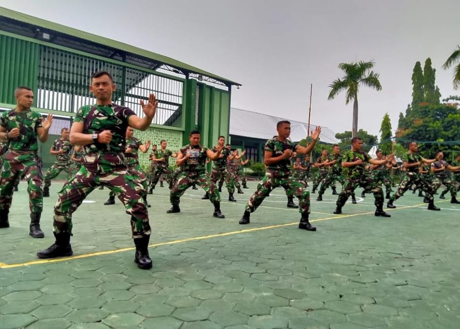 Tunjang Keberhasilan Tugas Pokok, Babinsa Kodim. 0813 Bojonegoro berlatih Bela Diri Militer