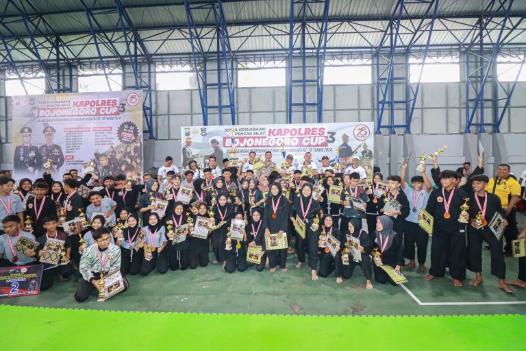 Tutup Kejuaraan Kapolres Bojonegoro Cup 3, AKBP Mario Prahatinto: Kita Semua Bersaudara